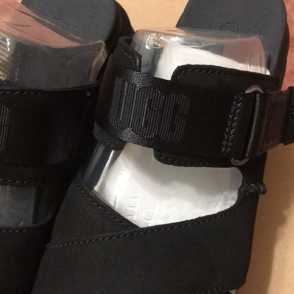UGG brand new shoes with Velcro black - Picture 6 of 17